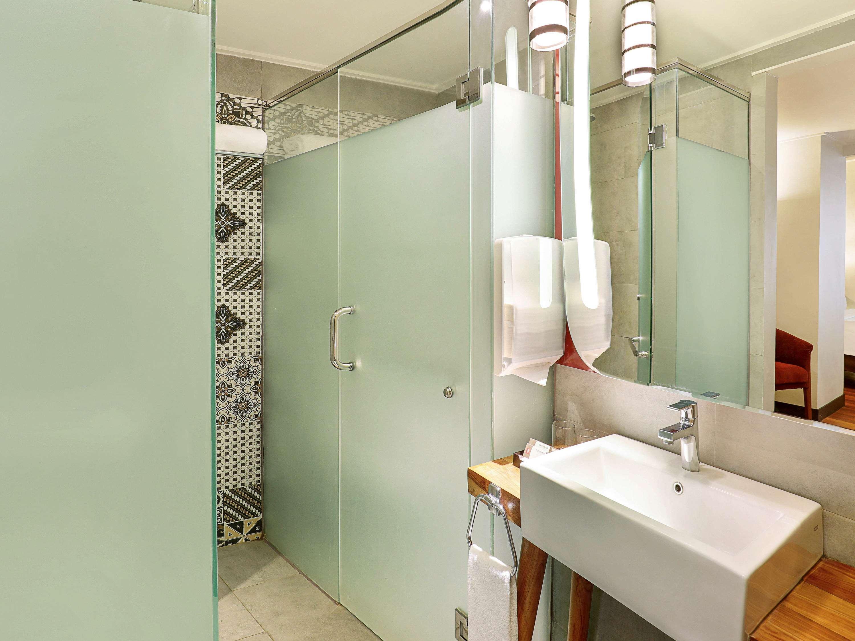 Ibis Malioboro Hotel ยอกยาการ์ตา ภายนอก รูปภาพ