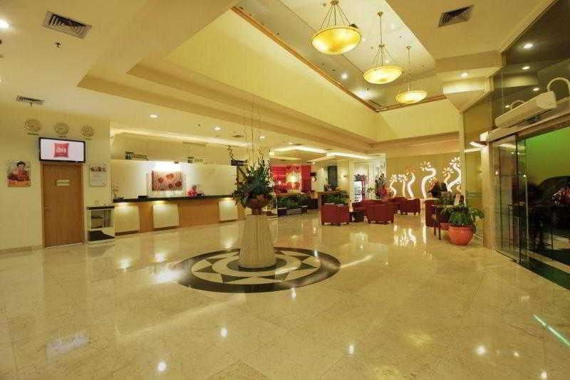 Ibis Malioboro Hotel ยอกยาการ์ตา ภายนอก รูปภาพ