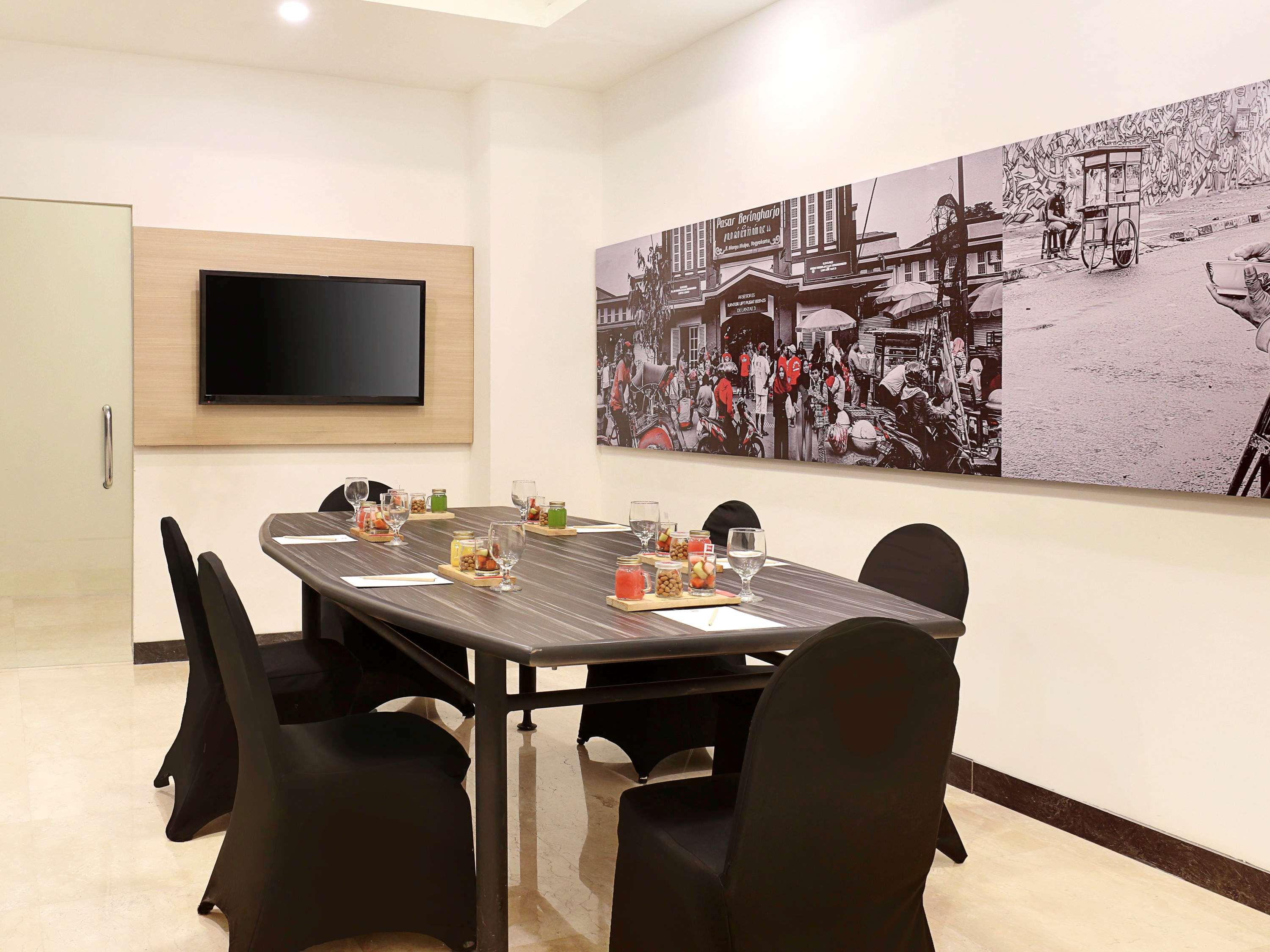 Ibis Malioboro Hotel ยอกยาการ์ตา ภายนอก รูปภาพ