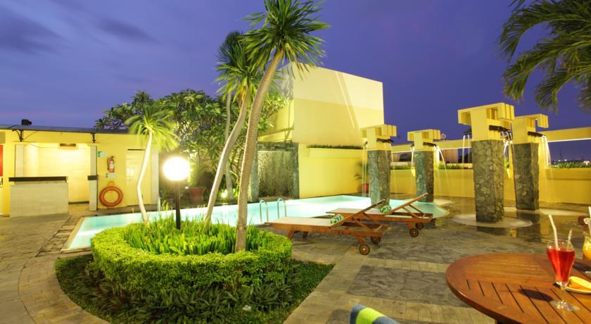 Ibis Malioboro Hotel ยอกยาการ์ตา ภายนอก รูปภาพ
