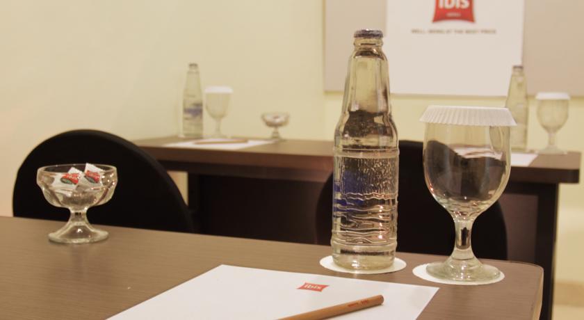 Ibis Malioboro Hotel ยอกยาการ์ตา ภายนอก รูปภาพ
