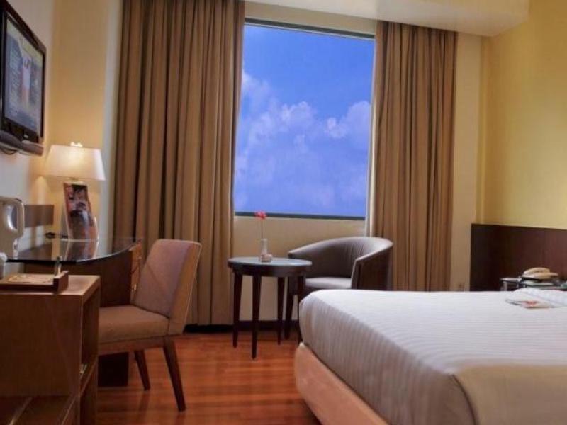 Ibis Malioboro Hotel ยอกยาการ์ตา ภายนอก รูปภาพ