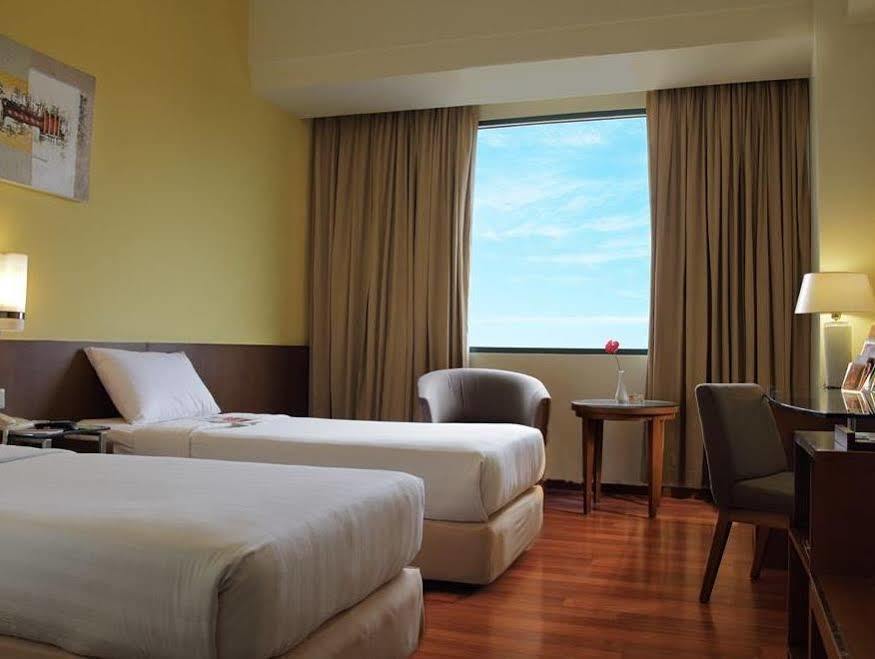 Ibis Malioboro Hotel ยอกยาการ์ตา ภายนอก รูปภาพ