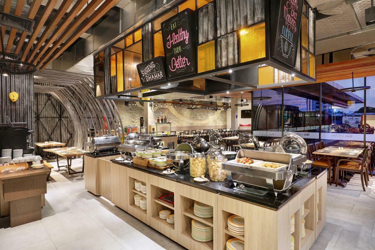 Ibis Malioboro Hotel ยอกยาการ์ตา ภายนอก รูปภาพ