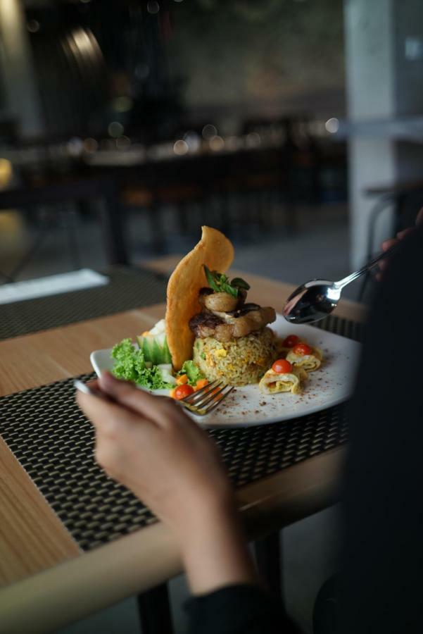 Ibis Malioboro Hotel ยอกยาการ์ตา ภายนอก รูปภาพ